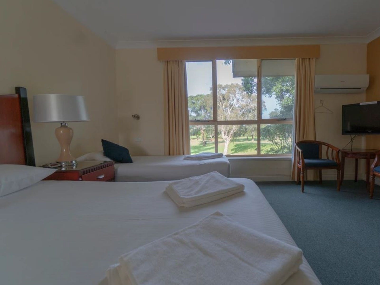 Golf Place Inn - Room Shot
