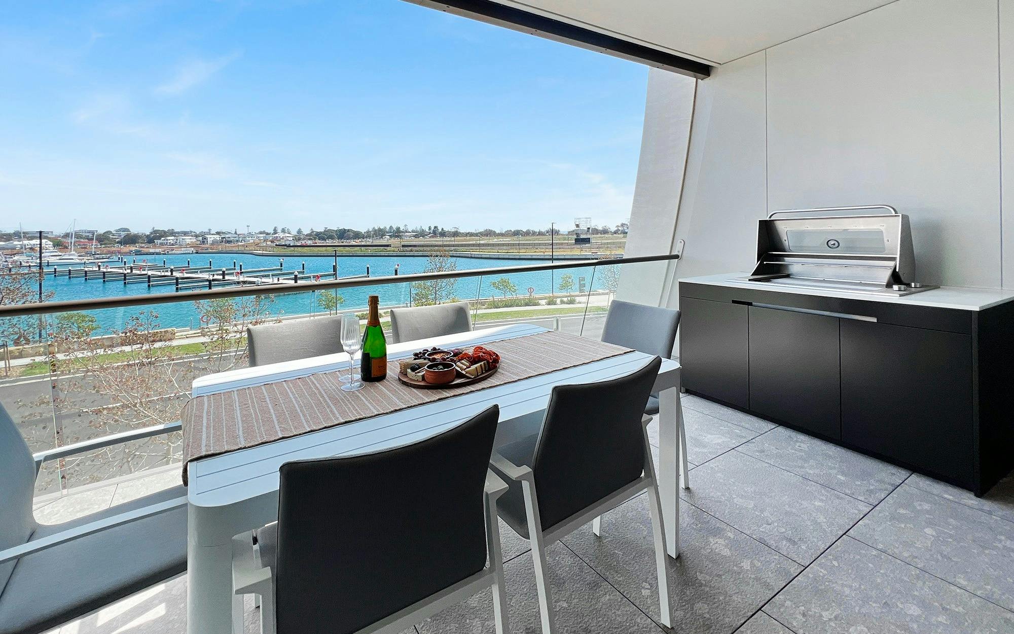 Balcony & BBQ