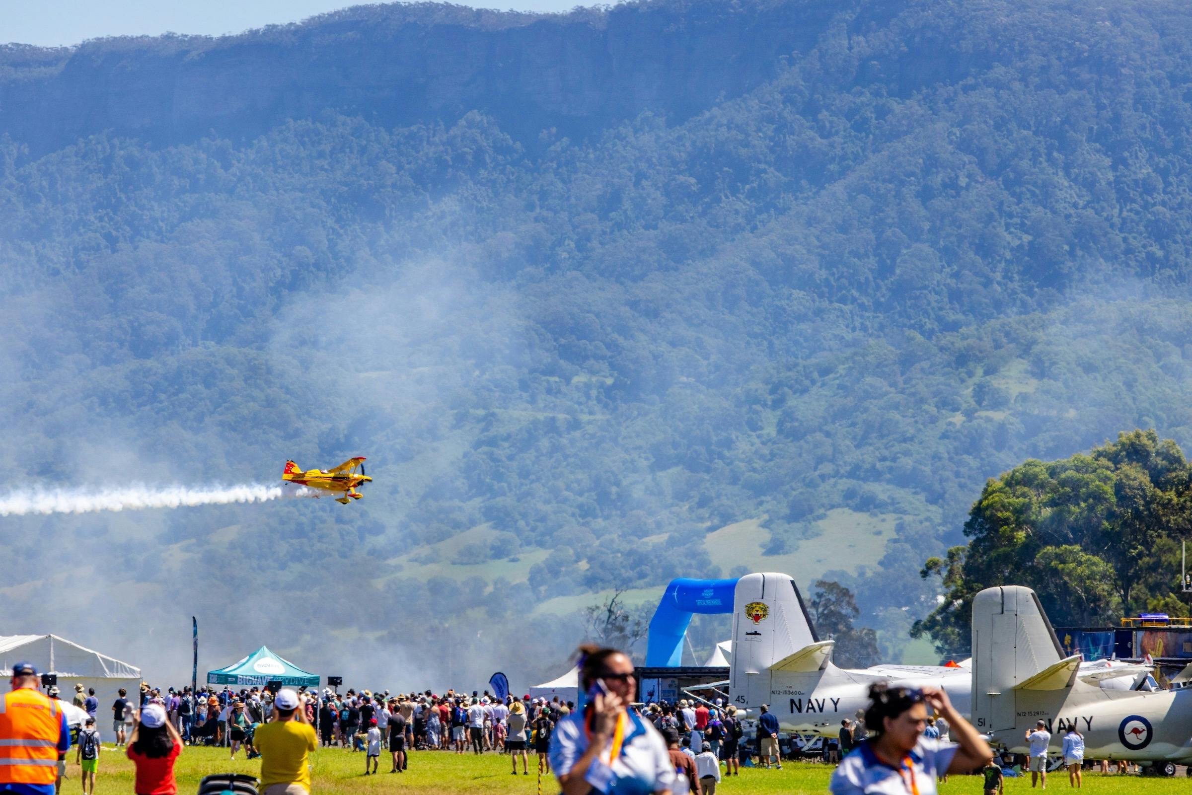 Paul Bennet thrilling the crowd in the Wolf Pitts Pro at Wings Over Shellharbour