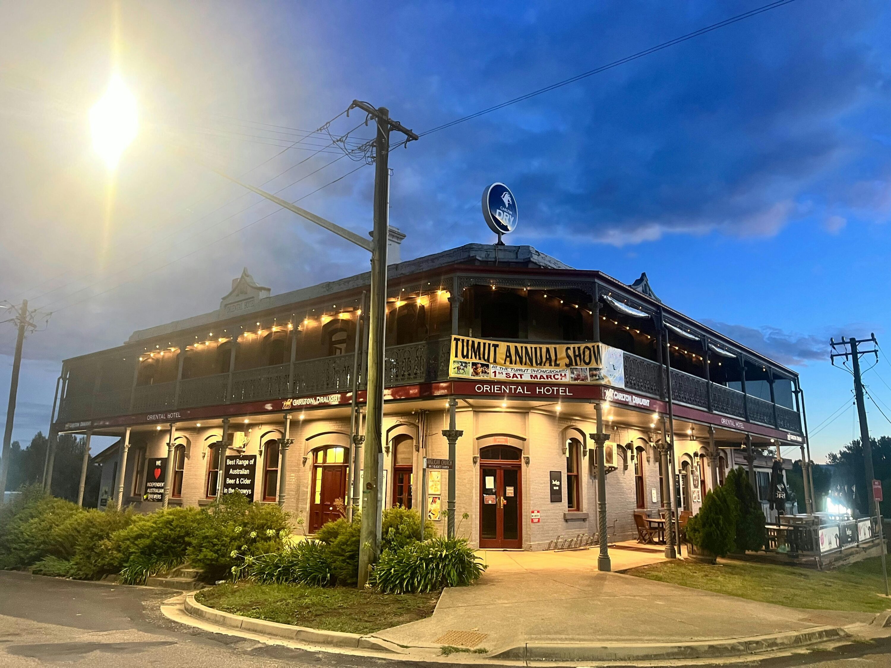The Oriental Hotel in Tumut NSW early morning